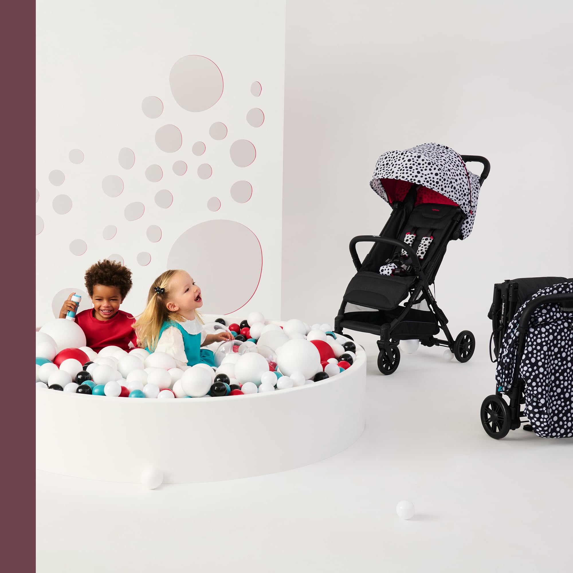 Inglesina Passeggino leggero Quid 2, Bianco (Polka Dots White), fino a 22kg, Compatto, Ottimo per Aereo