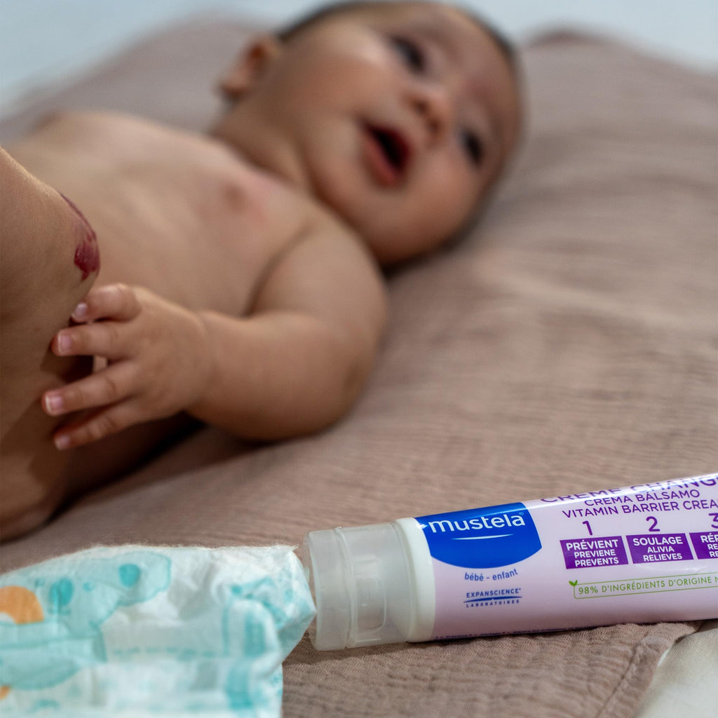 Mustela Pasta Cambio, Crema Pannolino con Perseose d'Avocado BIO, Uso Quotidiano Neonati e Bambini - Previene, Lenisce e Allevia gli Arrossamenti, 98% Ingredienti di Origine Naturale (150ml)